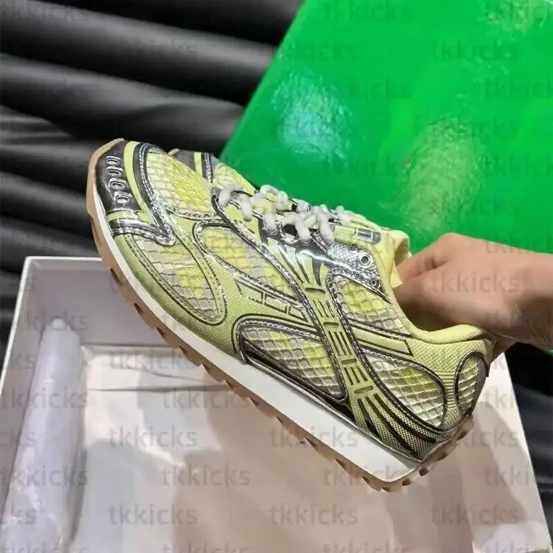 Leather Mesh Running Sneakers For Women And Men Athletic Trainers