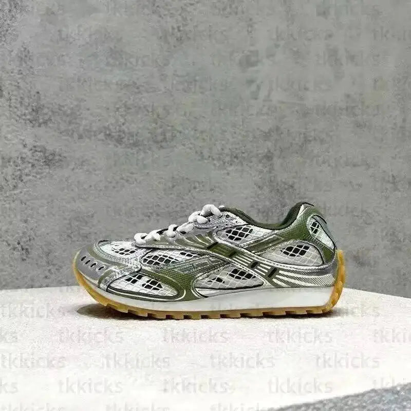 Leather Mesh Running Sneakers For Women And Men Athletic Trainers